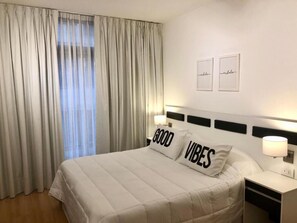 1 bedroom, iron/ironing board, WiFi, bed sheets - Studio Esmeralda (Buenos Aires)