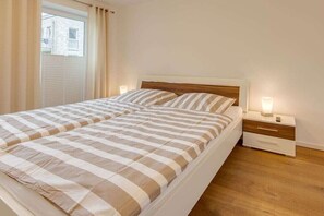2 chambres, fer et planche à repasser, accès Internet