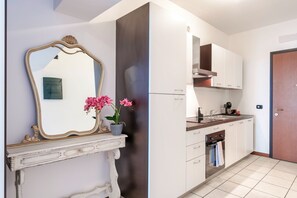 Réfrigérateur, four, plaque de cuisson, lave-vaisselle