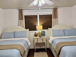 3 slaapkamers, een strijkplank/strijkijzer, gratis wifi, beddengoed
