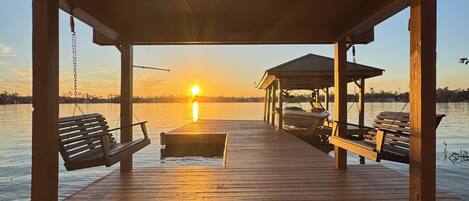 المنطقة المحيطة بالمنشأة