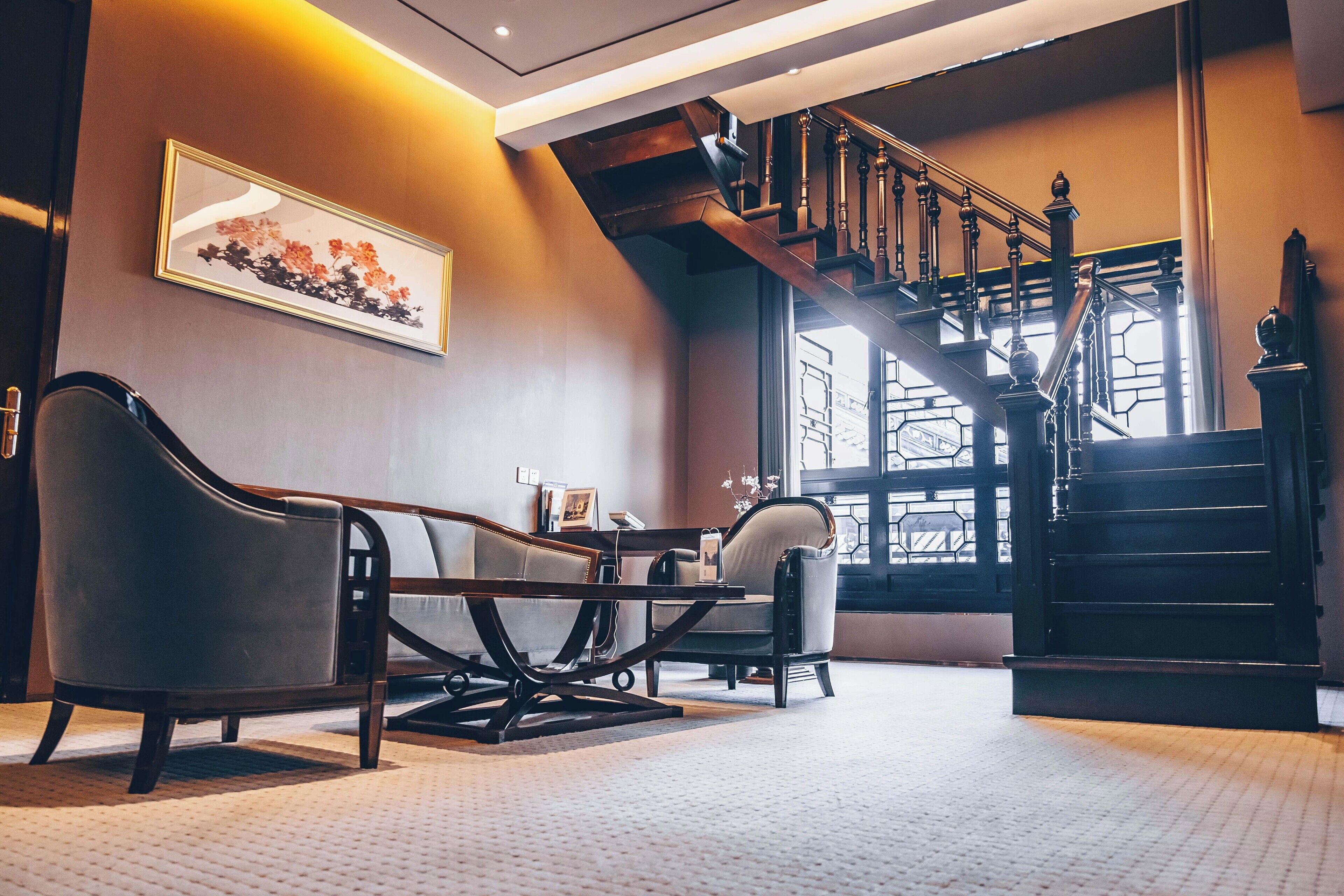 Deluxe Loft, 2 Bedrooms, 2 Bathrooms, Garden View | Living area | 42-inch LCD TV with cable channels