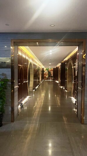 Deep-tissue massages, Thai massages, body wraps, reflexology