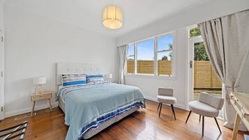 5 habitaciones, tabla de planchar con plancha y wifi gratis