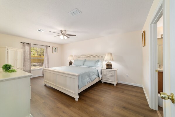 3 sovrum, strykjärn/strykbräda, gratis wi-fi och sängkläder