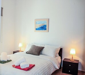 2 bedrooms, iron/ironing board, travel cot, WiFi - Villa Ficos - Cosy by the sea (Gournes)