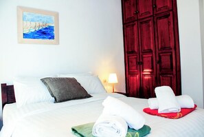 2 makuuhuonetta, silitysrauta/-lauta, vauvan matkasänky, Wi-Fi