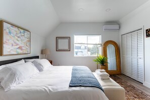 3 chambres, bureau, Wi-Fi gratuit, draps fournis