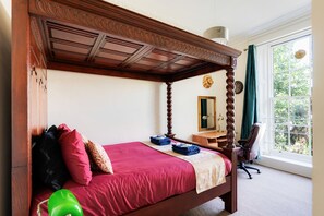 2 Schlafzimmer, Schreibtisch, Bügeleisen/Bügelbrett, WLAN