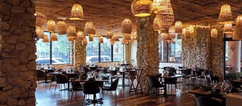 Pickwick Park View Hotel