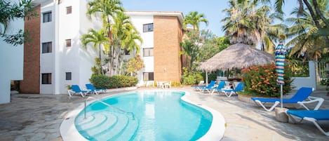 LÀgenhet - 1 sovrum - rökare - balkong | Pool | Utomhuspool