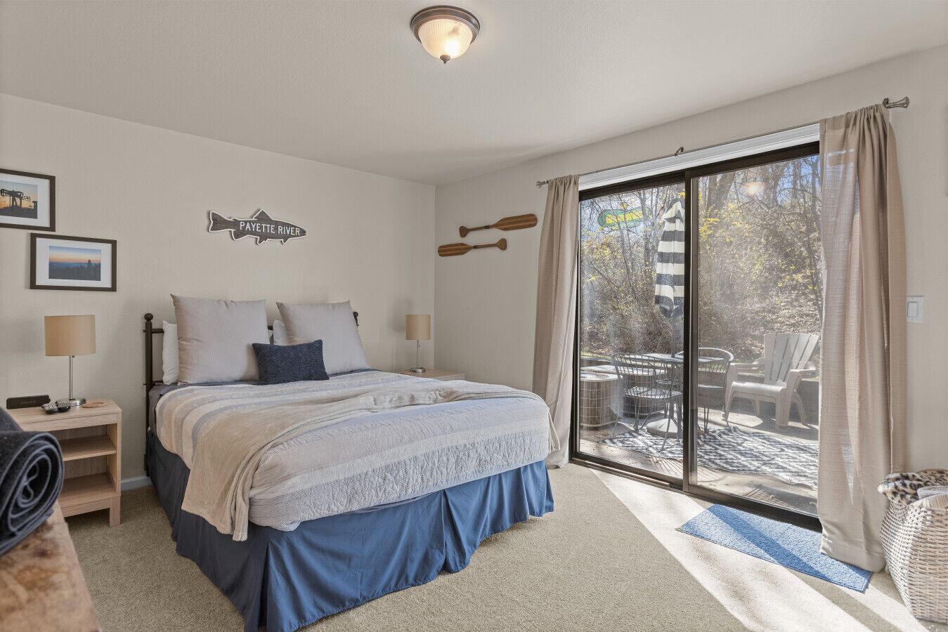 2 Schlafzimmer, Schreibtisch, Bügeleisen/Bügelbrett, Reisekinderbett