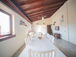 Apartment, 2 Bedrooms, Smoking, Balcony | Dining room