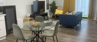 Cozy retreat! Perfect for two. Relax & unwind in this charming space.