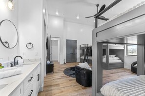 6 bedrooms, iron/ironing board, travel cot, free WiFi