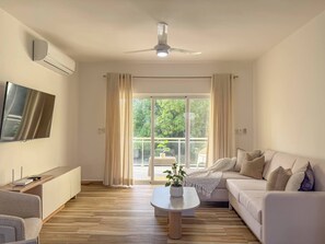 Apartment, 2 Bedrooms, Smoking, Balcony | Living area