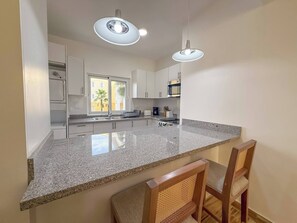 Apartment, 2 Bedrooms, Smoking, Balcony | Interior