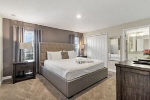 4 bedrooms, desk, travel cot, WiFi - Amazing 4BDR w/ pool near Disney - 4914 (Kissimmee)