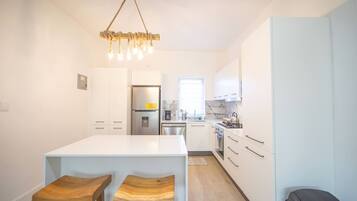 Apartment, 2 Bedrooms, Smoking, Balcony | Interior