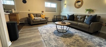 Your Alaskan Getaway - 2 Bedroom 1 bath close to everything!!! 