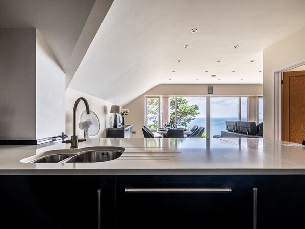 Interior - Luxury Quite Apt Sleeps 6|Coastal Views & Sea View (Exeter)