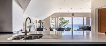 Luxury Quite Apt Sleeps 6|Coastal Views & Sea View