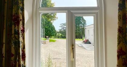Coach House Quiet Country Retreat for 6 Near Coast
