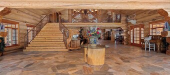 Legacy Lodge & Barn Retreat, Sleeps 42