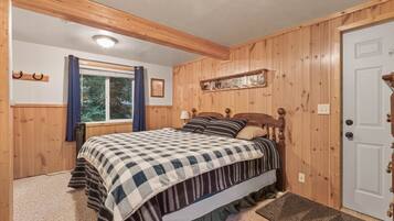 2 bedrooms, iron/ironing board, travel crib, free WiFi