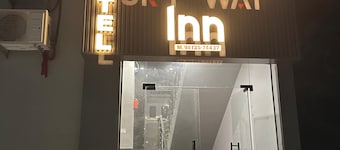 Hotel sky way inn