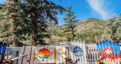 Mountain Villa! Hot Tub, Mountain Fun & Fire Pit