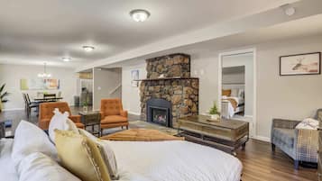 4 chambres, fer et planche à repasser, lit de bébé portatif, Wi-Fi