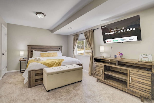 1 bedroom, travel crib, WiFi, bed sheets