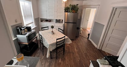 Charming Bayfront Retreat: 2-Bedroom Getaway in Erie, PA