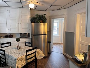 Dining - Charming Bayfront Retreat: 2-Bedroom Getaway in Erie, PA (Erie)