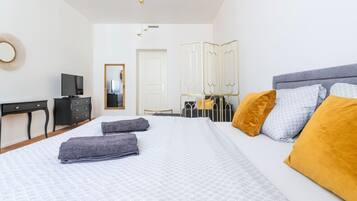 1 bedroom, iron/ironing board, free WiFi, bed sheets