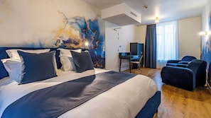 Suite Terre | In-room safe, blackout drapes, soundproofing, iron/ironing board - Solstice Beaune - Hotel et Terroir (Beaune)