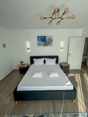 3 Schlafzimmer, Schreibtisch, Bügeleisen/Bügelbrett, kostenloses WLAN