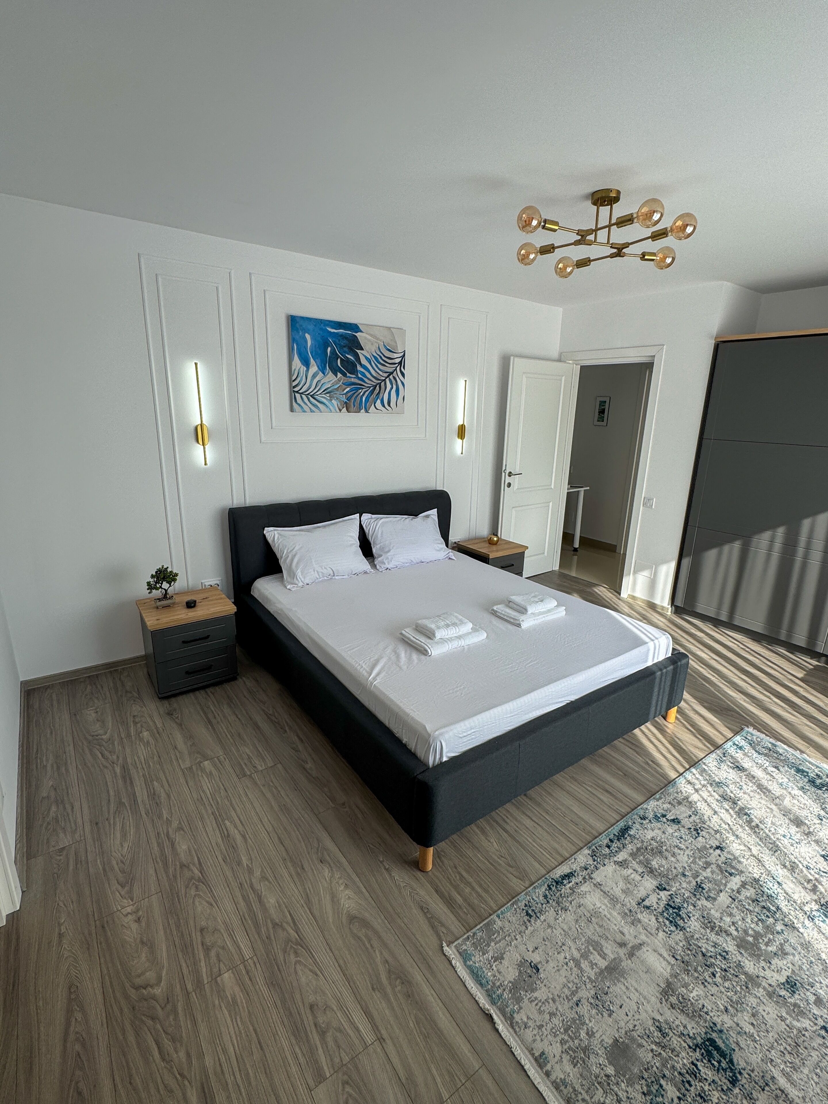 3 bedrooms, desk, iron/ironing board, free WiFi