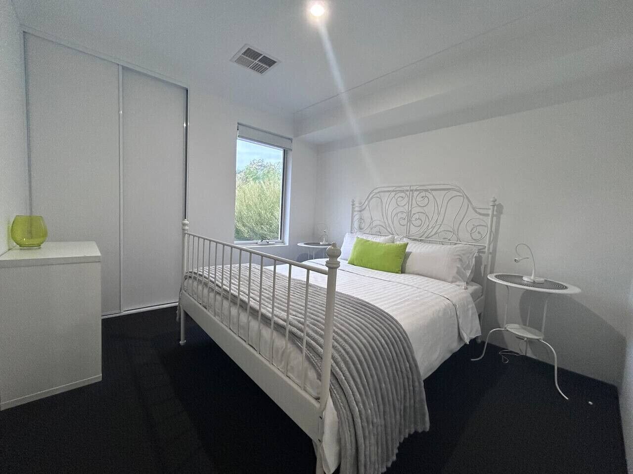 4 soverom, skrivebord, strykejern/-brett og wi-fi (inkludert)