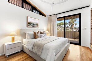 4 bedrooms, iron/ironing board, WiFi, bed sheets - Ourie Place: 200m to Werri Beach (Gerringong)