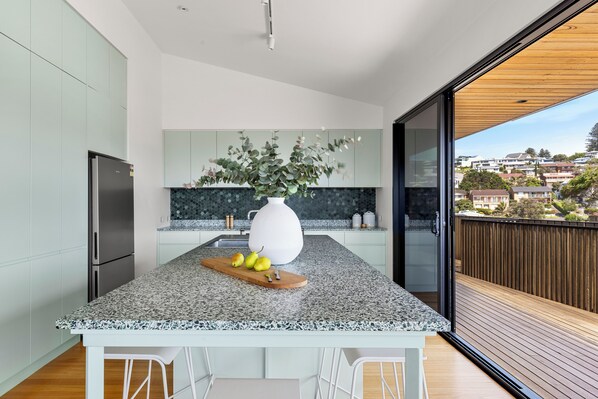 Dining - Ourie Place: 200m to Werri Beach (Gerringong)