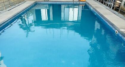 Chic 1-bedroom apartment in brilliant Daman with WiFi, AC