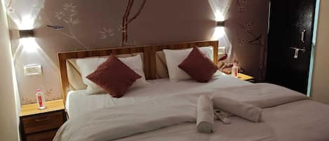 5 bedrooms, WiFi, bed sheets