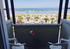 Desk, free WiFi, bed sheets - Hotel Bonaria sul mare (Rimini)