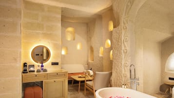Egyptian cotton sheets, premium bedding, minibar, in-room safe