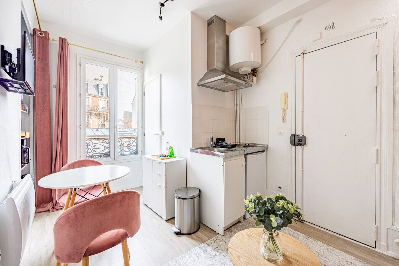 Microondas y cafetera y tetera 