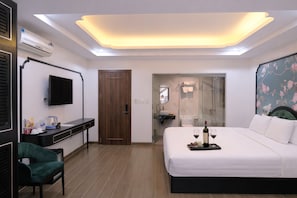 Deluxe Double Room, Balcony, Garden View | Living area | 43-inch TV with digital channels, Netflix, pay films - Stella De Boutique Hotel (Sa Pa)