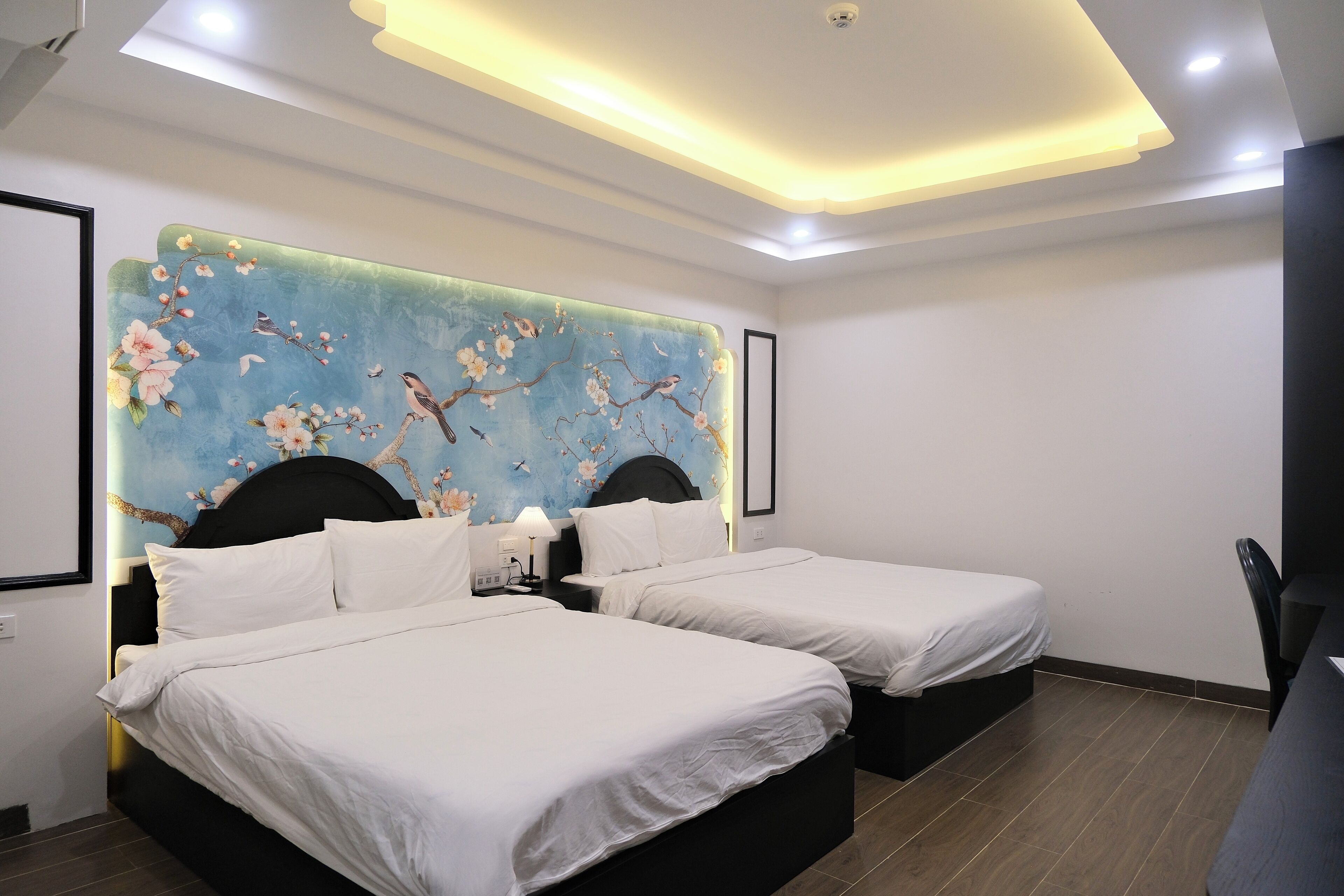 Superior Twin Room | Premium bedding, down duvets, free minibar items, desk