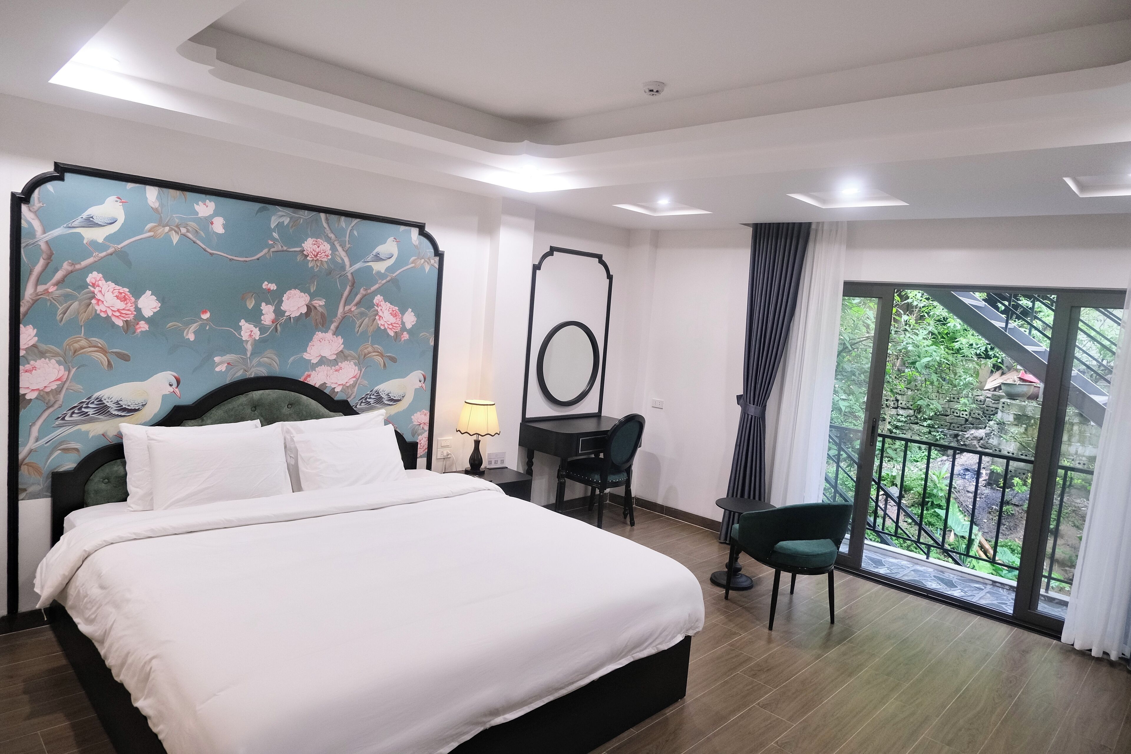 Deluxe Double Room, Balcony, Garden View | Premium bedding, down duvets, free minibar items, desk